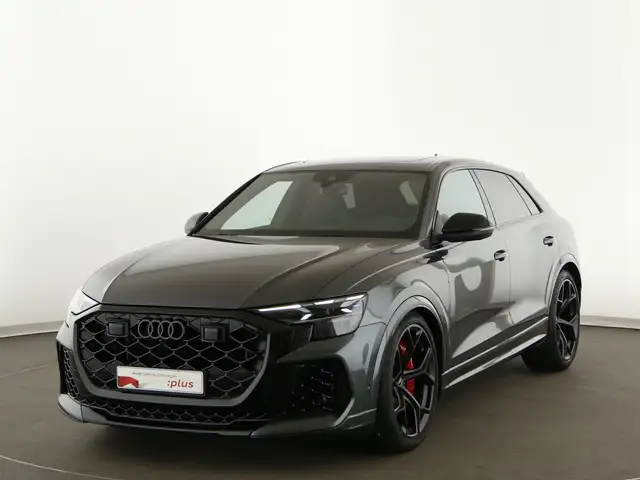 Audi RS Q8 view 2