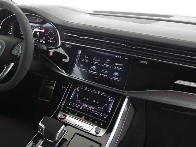 Audi RS Q8 view 13