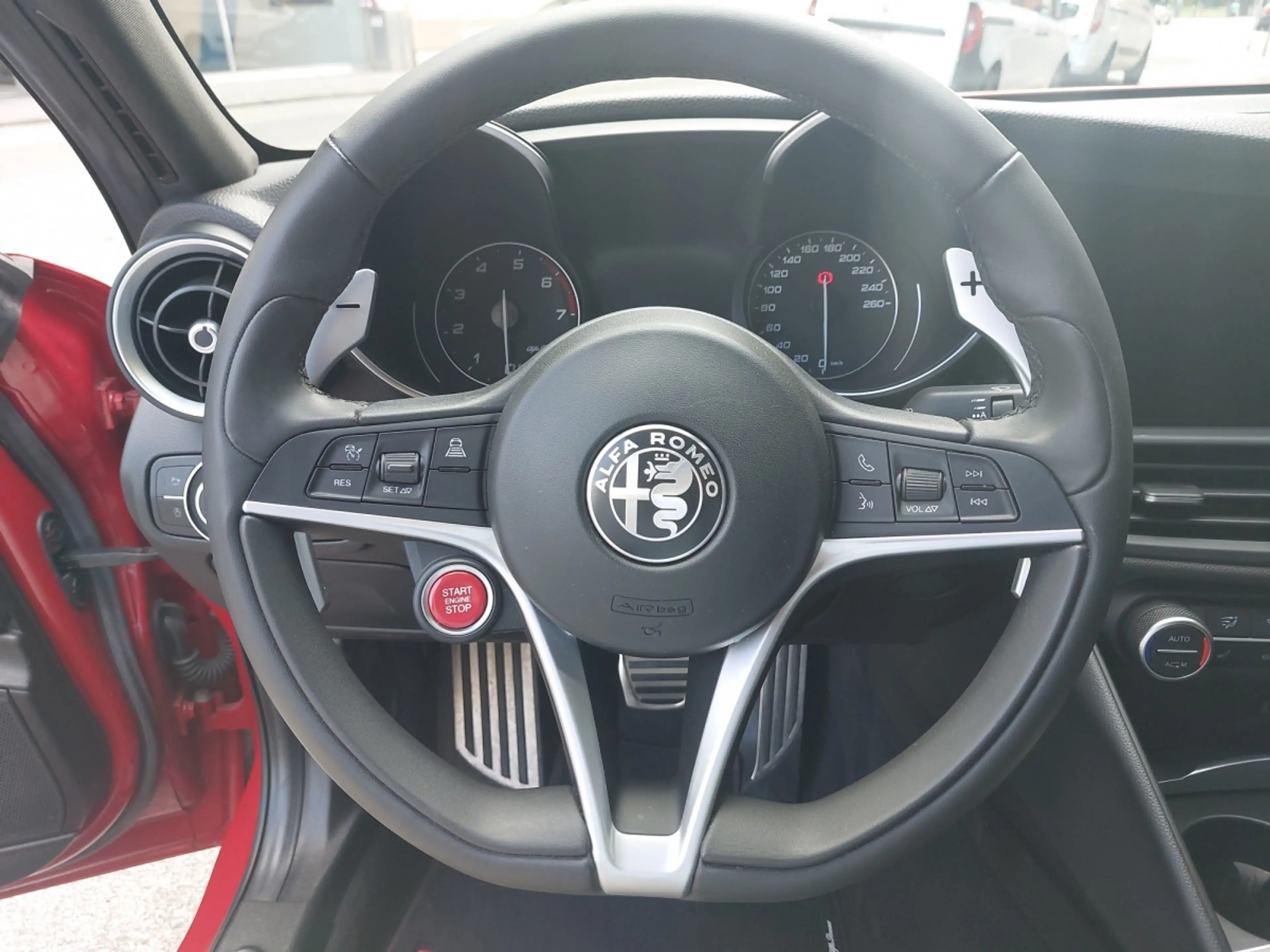 Alfa Romeo Giulia GIULIA B-Tech 2,0 200 ATX RWD — photo 13