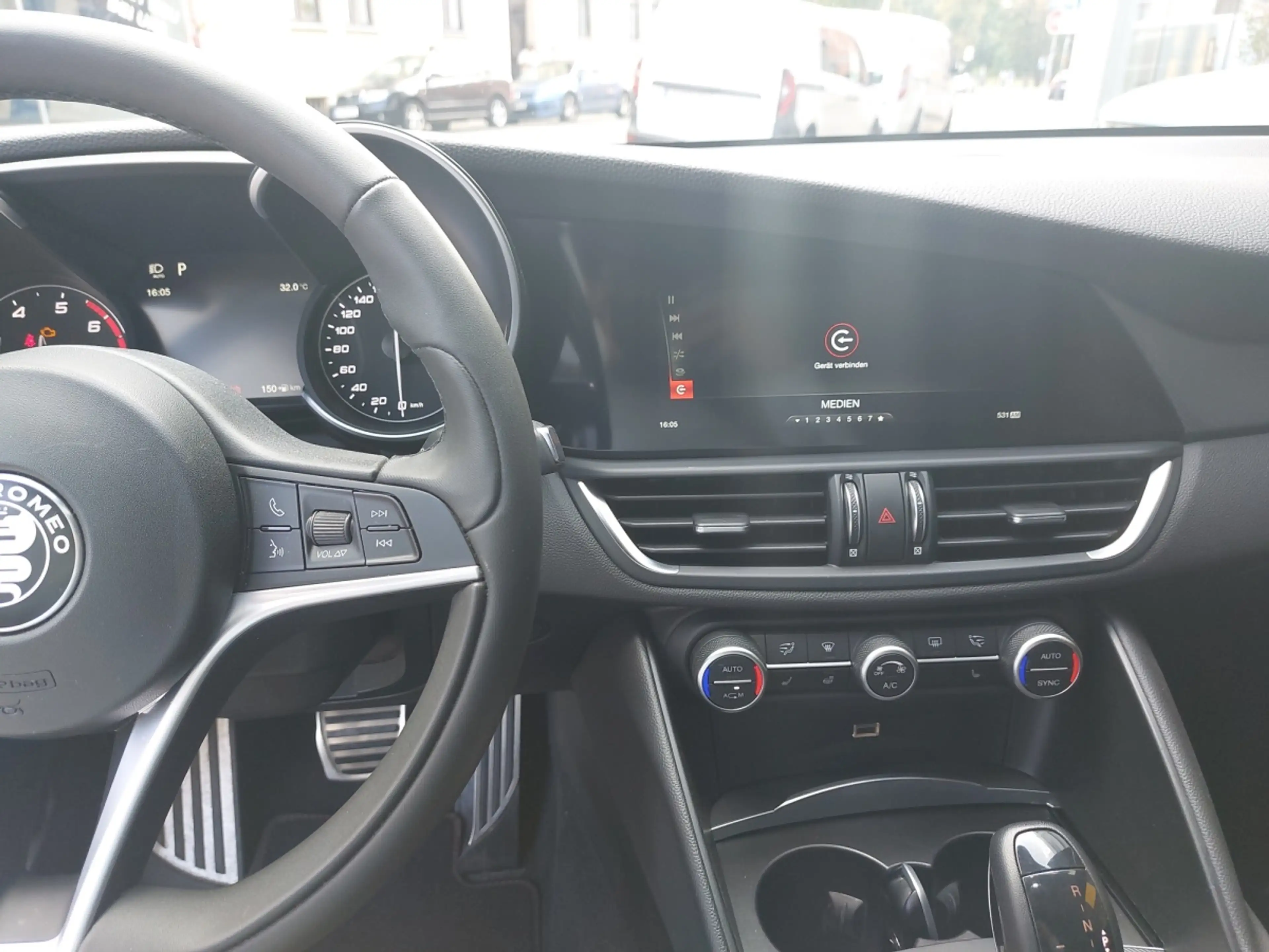 Alfa Romeo Giulia GIULIA B-Tech 2,0 200 ATX RWD — photo 10