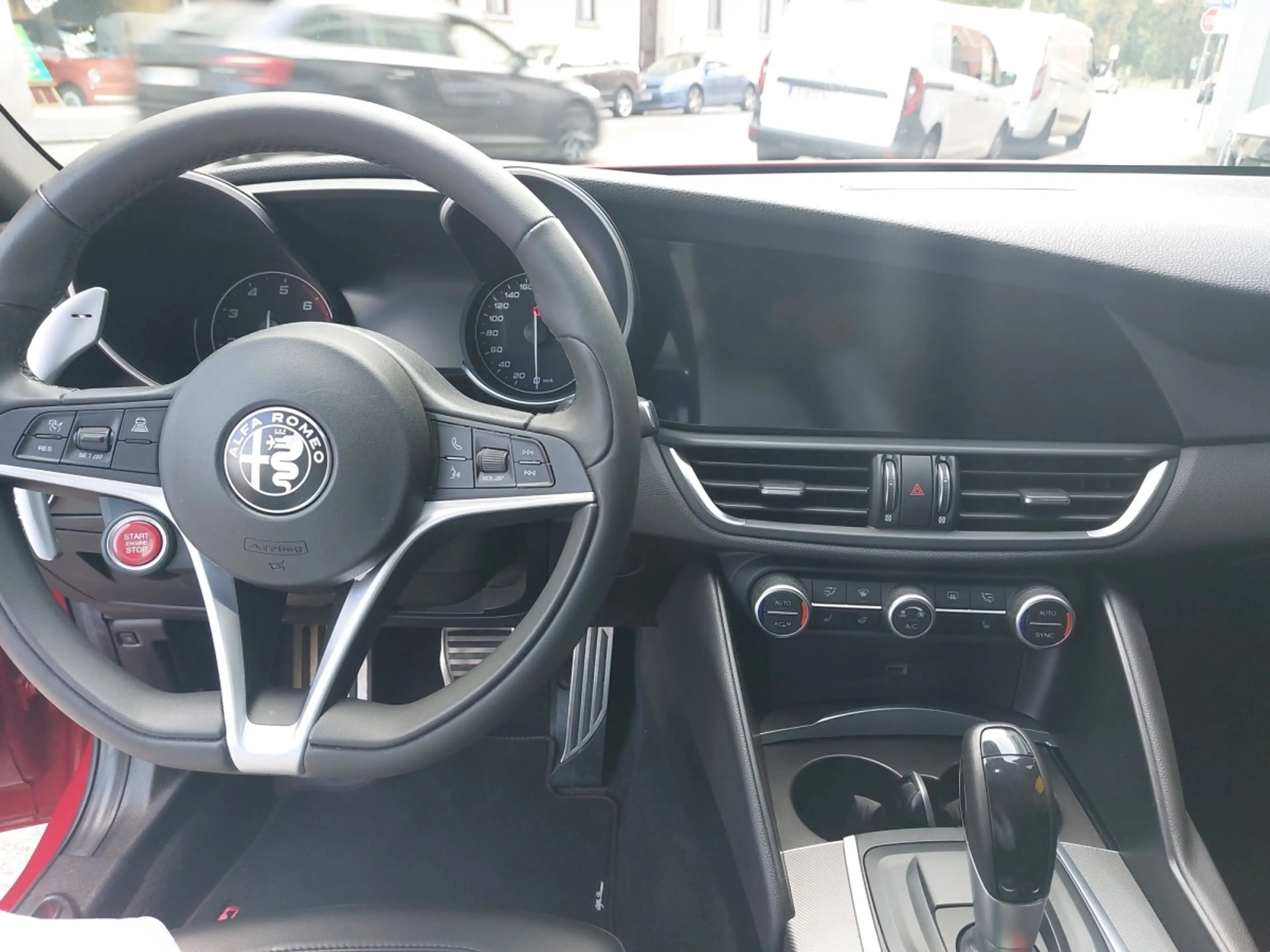 Alfa Romeo Giulia GIULIA B-Tech 2,0 200 ATX RWD — photo 9