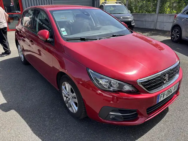 Peugeot 308 view 3