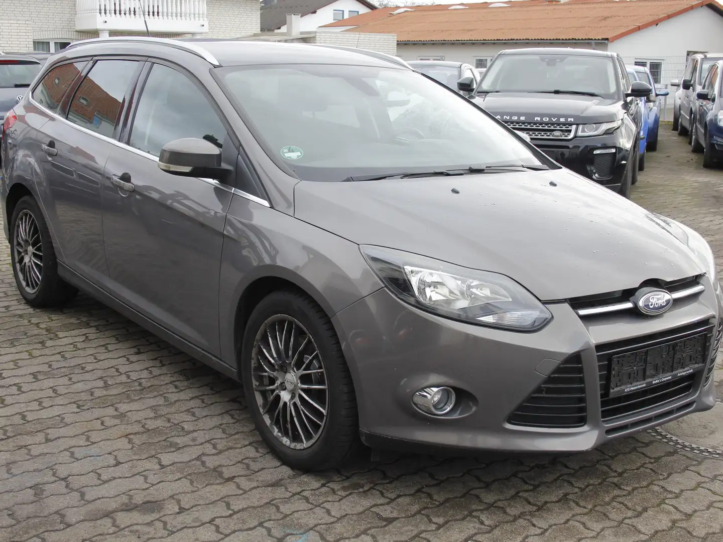 Ford Focus Titanium Braun - 1