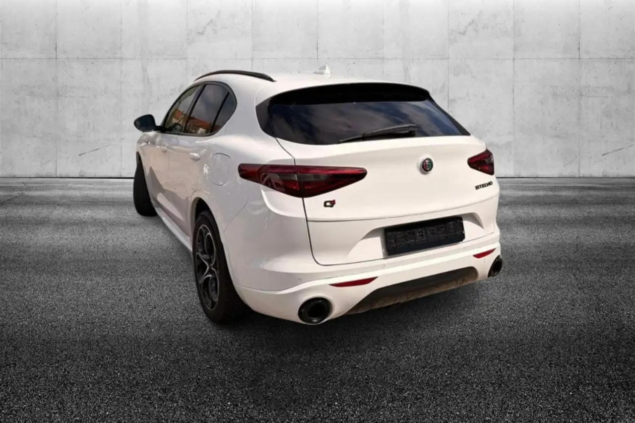 Alfa Romeo Stelvio 2021