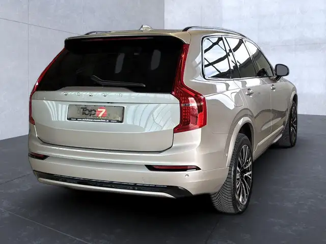 Volvo XC90 view 7