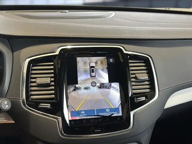 Volvo XC90 view 13