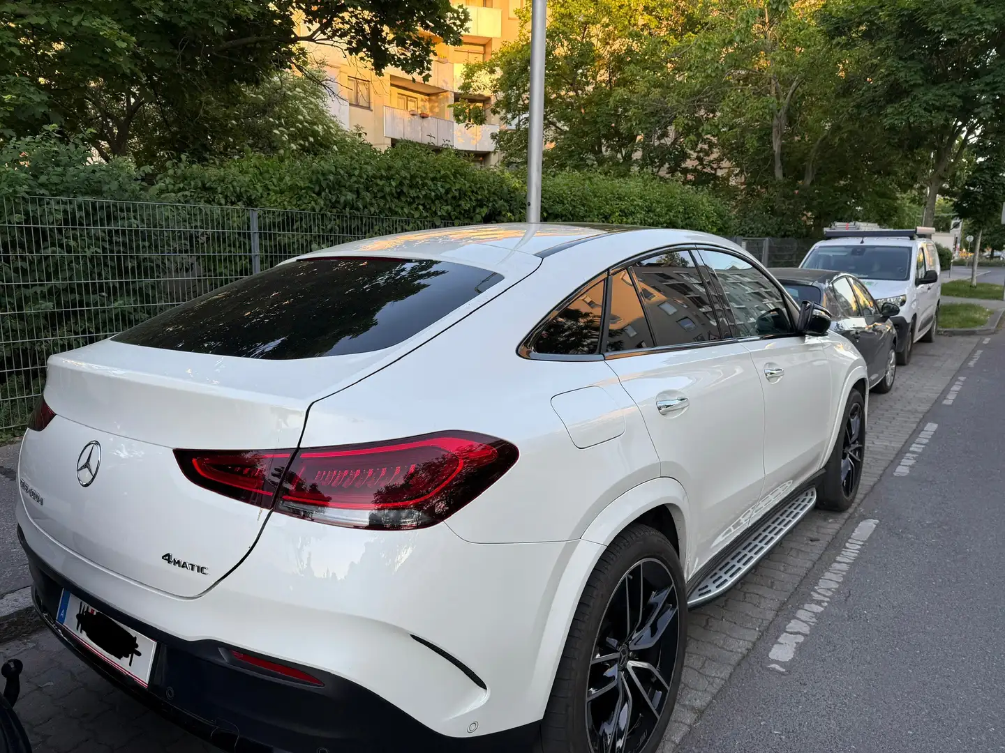 Mercedes-Benz GLE 400 GLE 400 d Coupé 4MATIC Aut. Weiß - 2