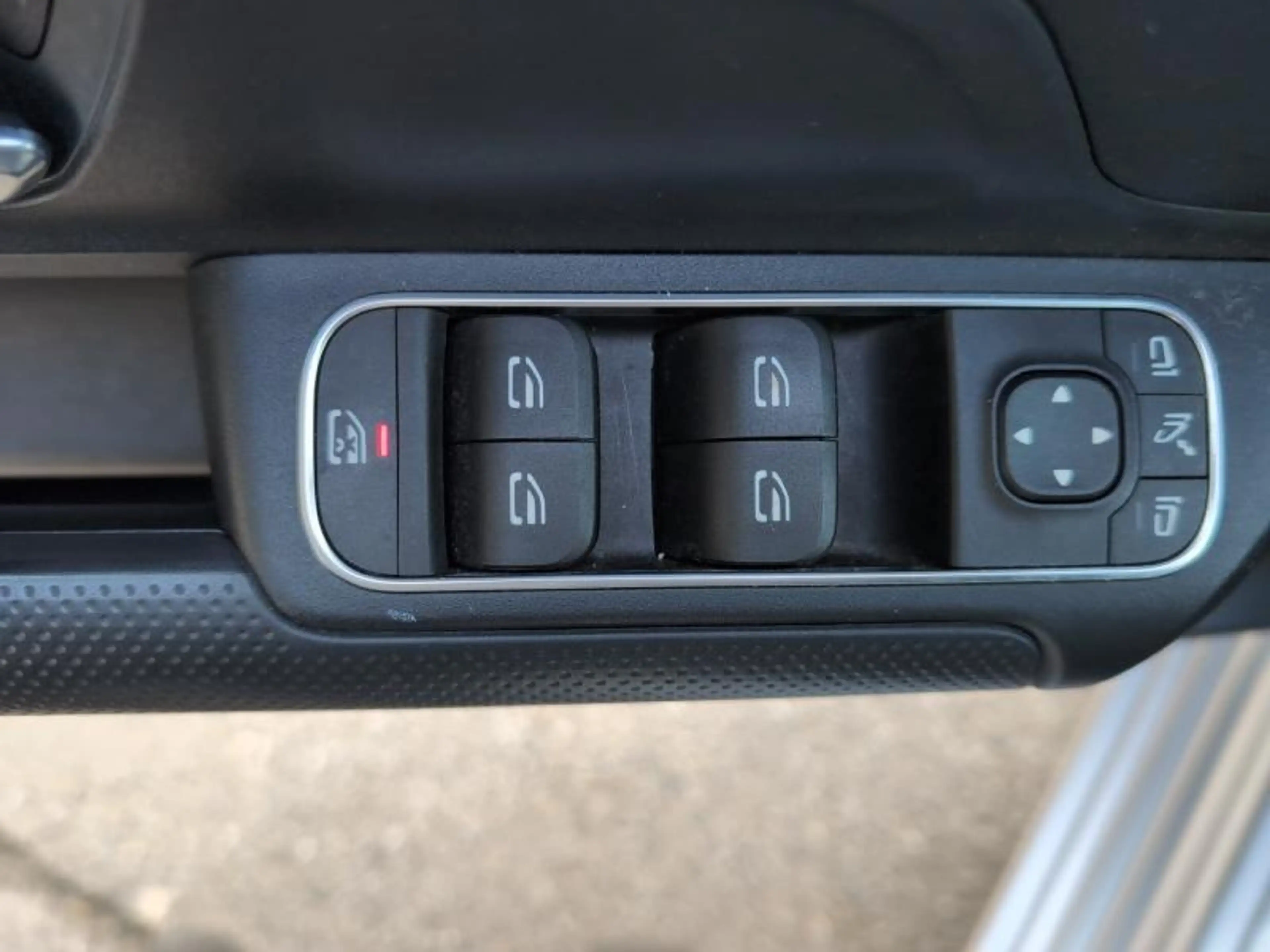 Mercedes-Benz B 180 1.5CDi 115cv Automatique gris 01/20 Clim GPS Cruis — photo 9