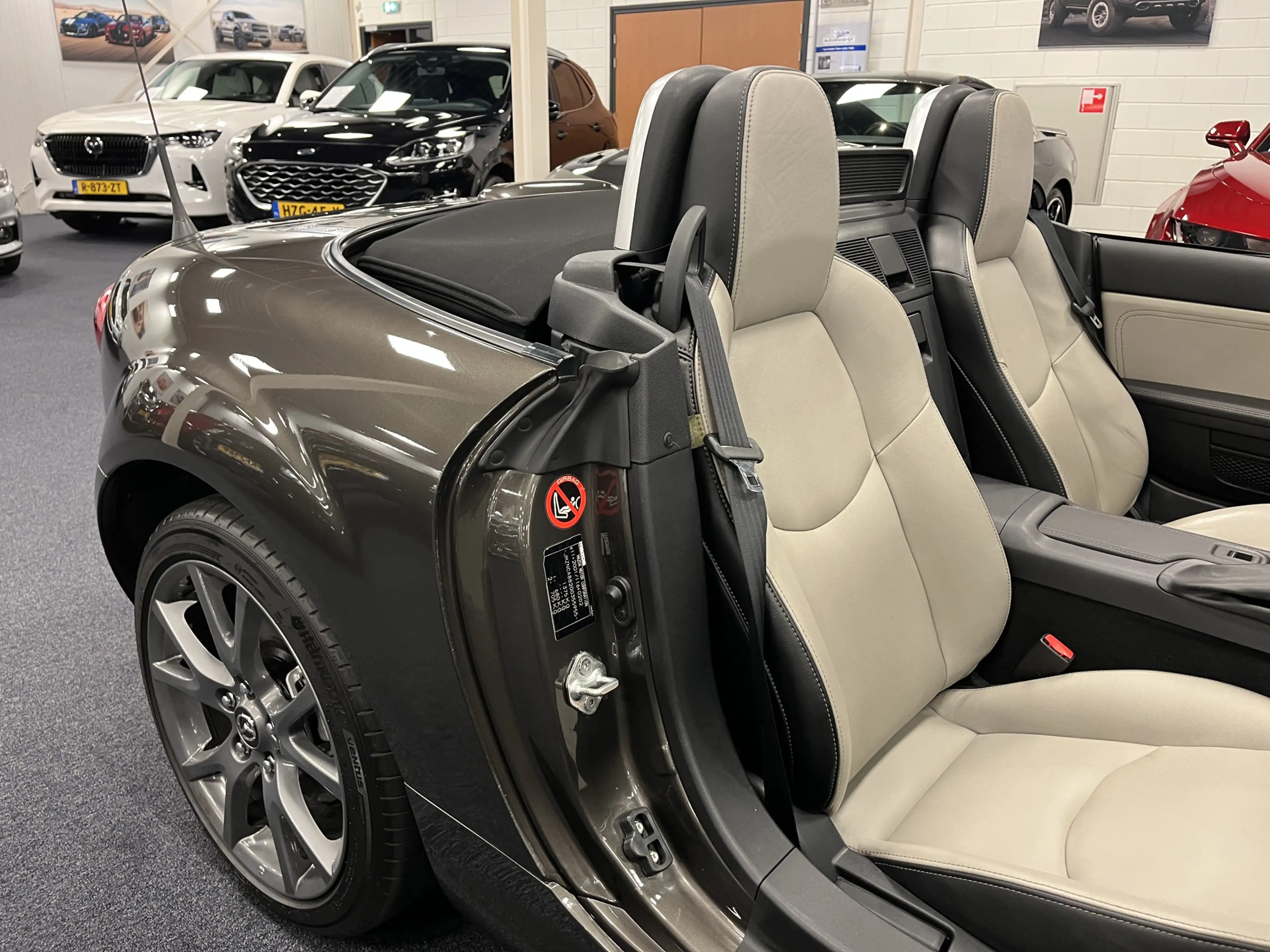 Mazda MX-5 NC Roadster 1.8i Silver Edition Airco Leder Navi C — photo 45