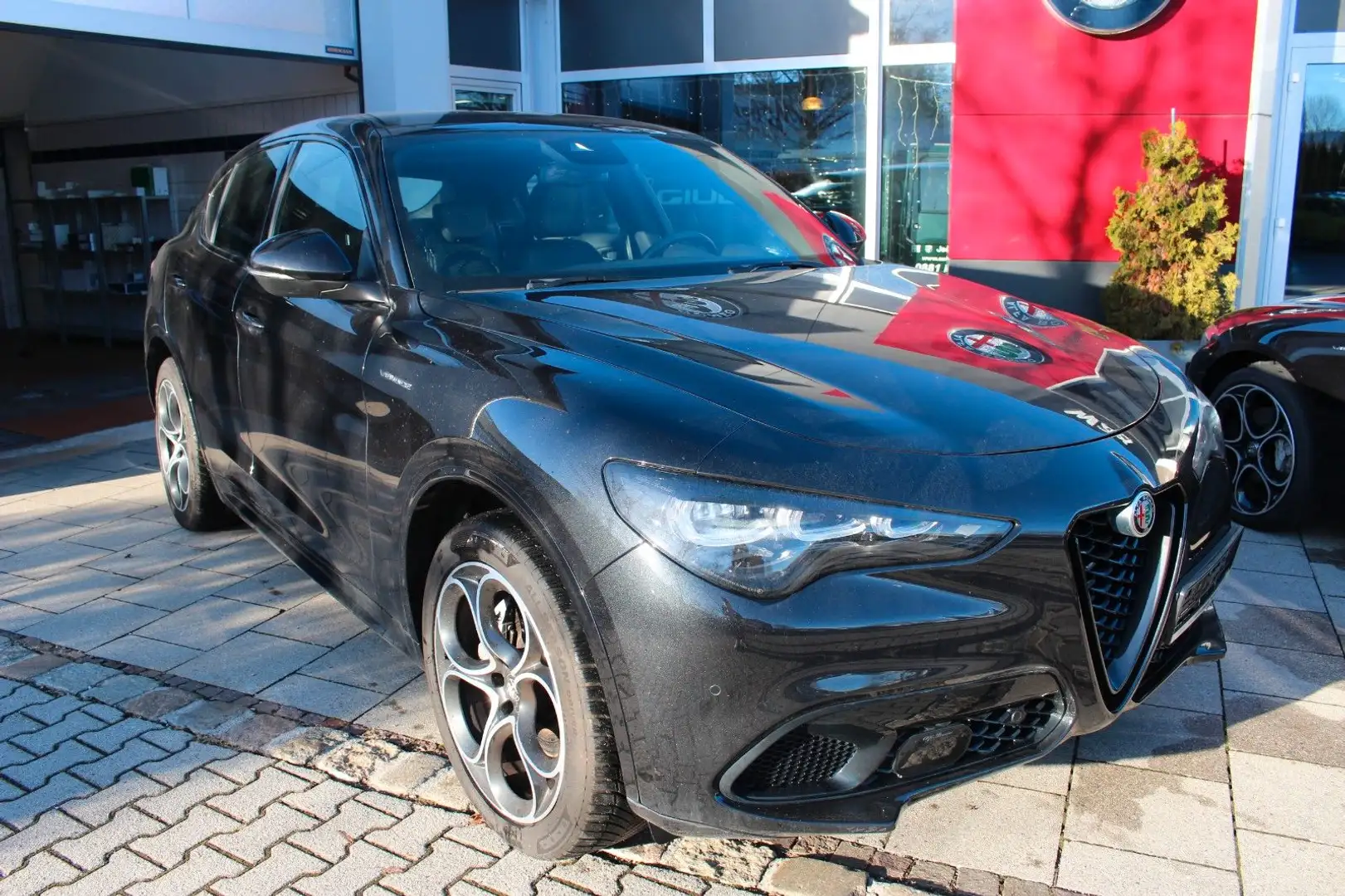 Alfa Romeo Stelvio Veloce Q4 Werksgarantie 06-2027 Schwarz - 1