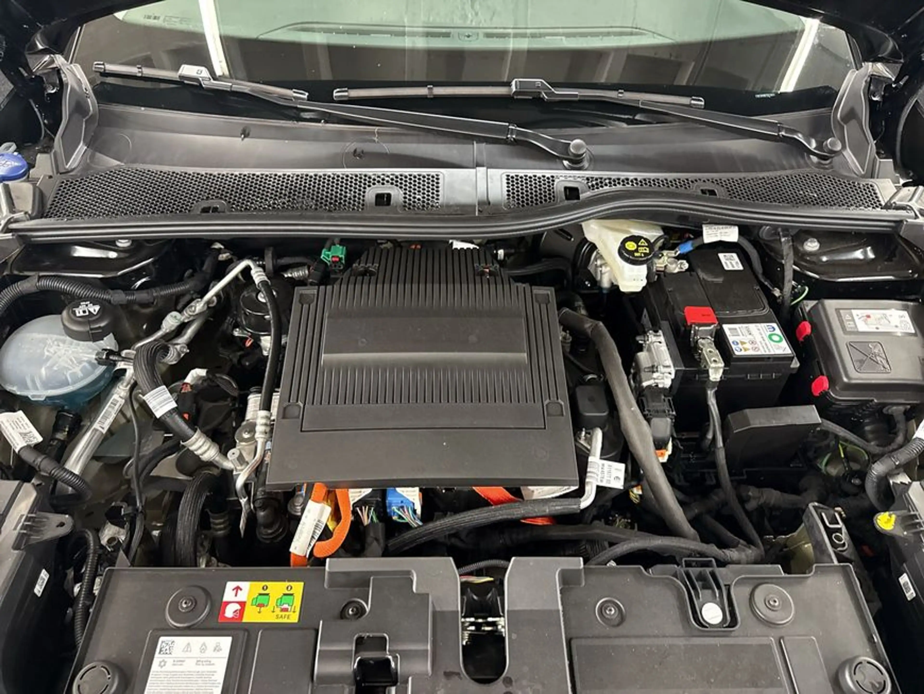 Citroen E-C4 X e-C4 X 156 Extended-Range PLUS 115 kW, 4-türig (St — photo 9