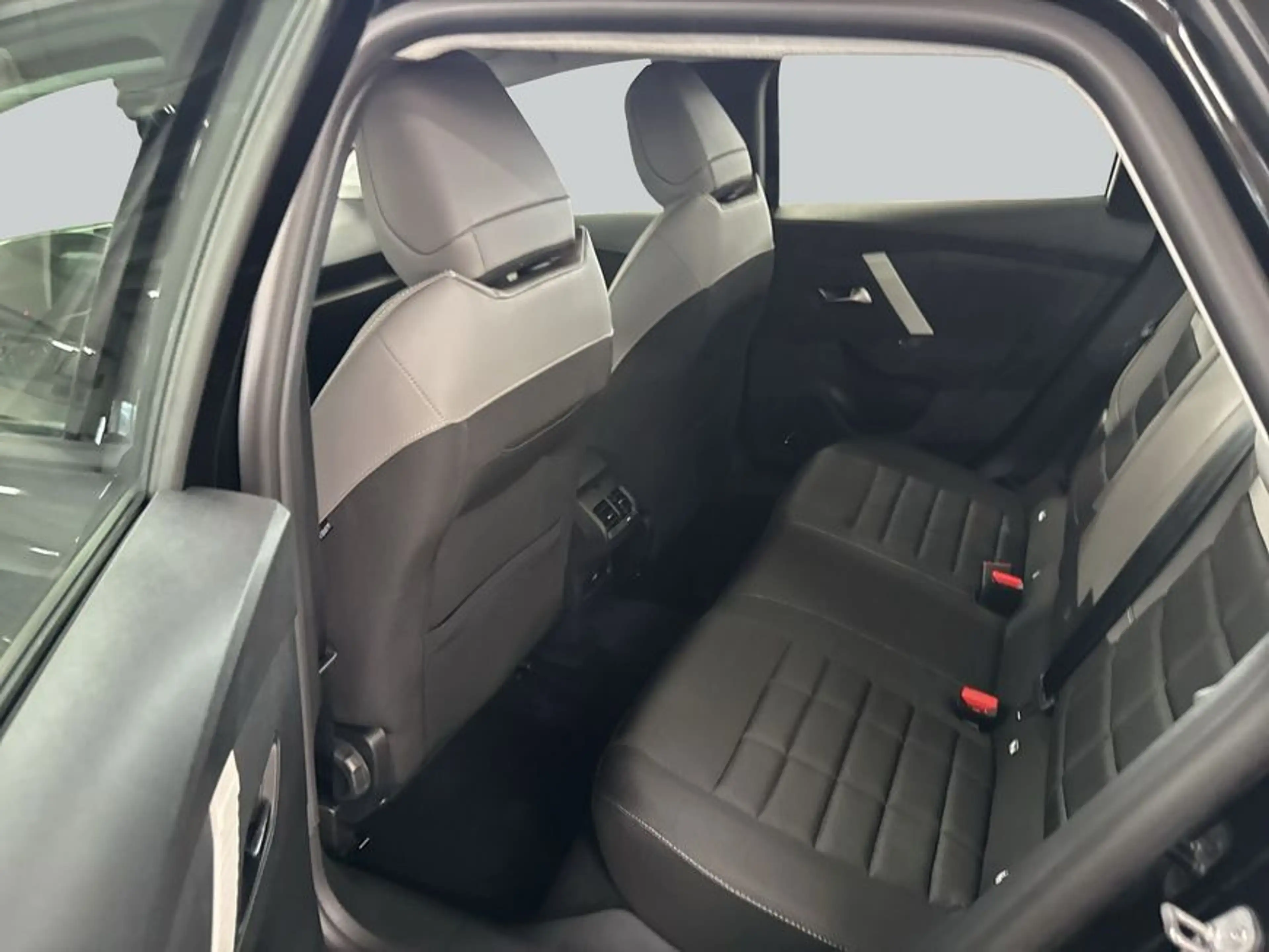 Citroen E-C4 X e-C4 X 156 Extended-Range PLUS 115 kW, 4-türig (St — photo 13