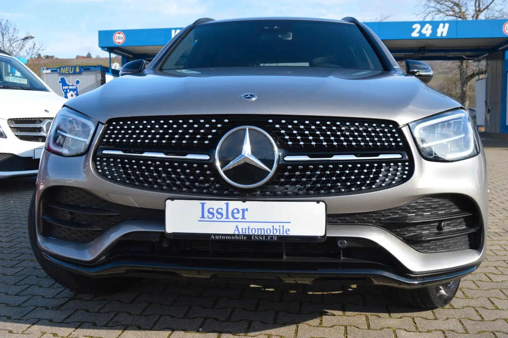 Mercedes-Benz GLC 300 e 4Matic, AMG-Line, Kamera, Night-Paket Silber - 1