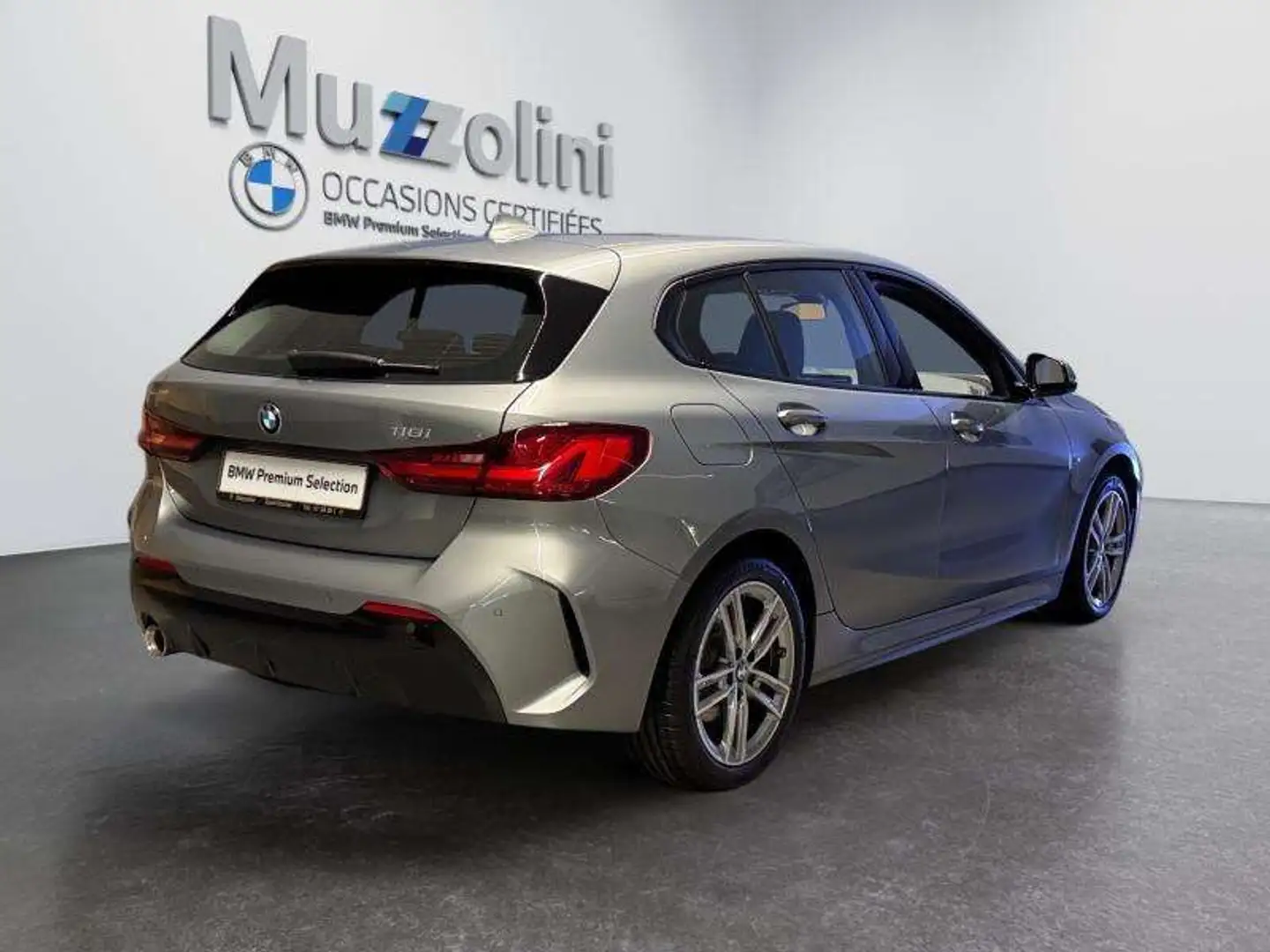 BMW 118 Hatch Gris - 2