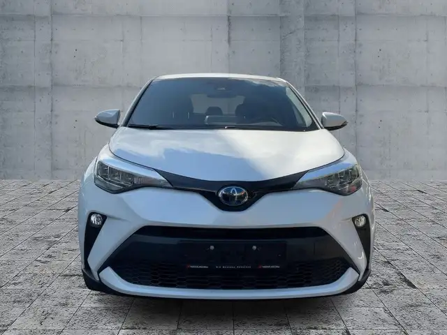 Toyota C-HR view 3