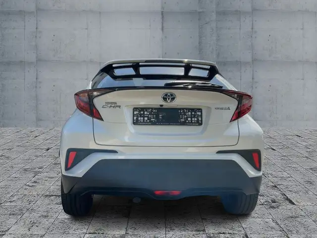 Toyota C-HR view 5