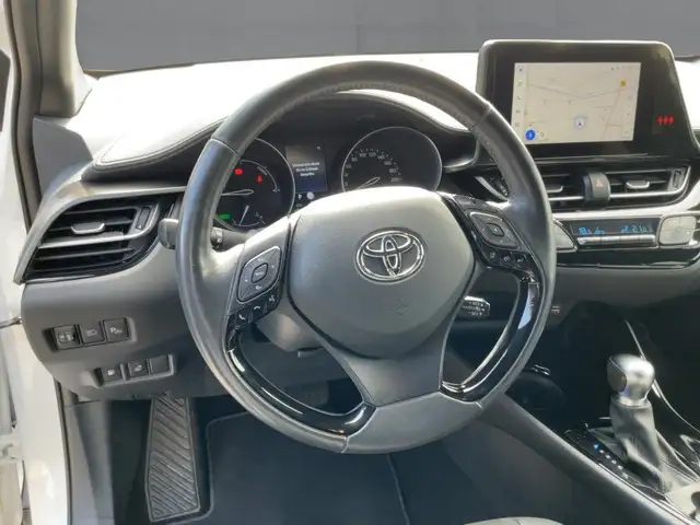 Toyota C-HR view 10
