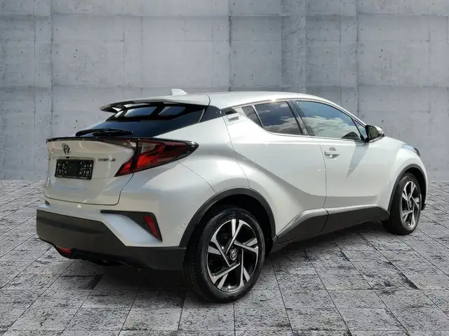 Toyota C-HR view 6