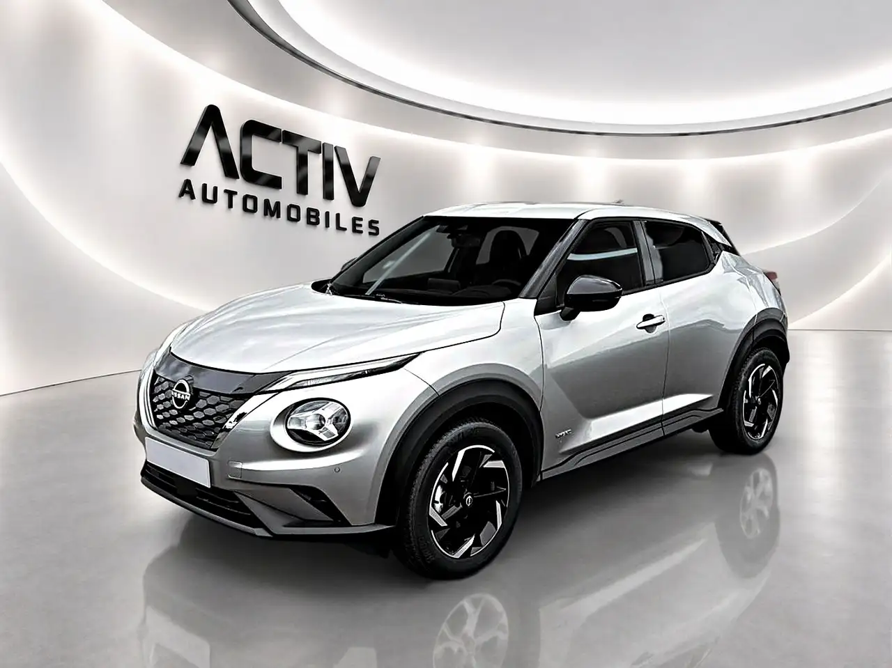 Nissan Juke 1.6 HYBRID 143 N-CONNECTA — photo 1 of 30