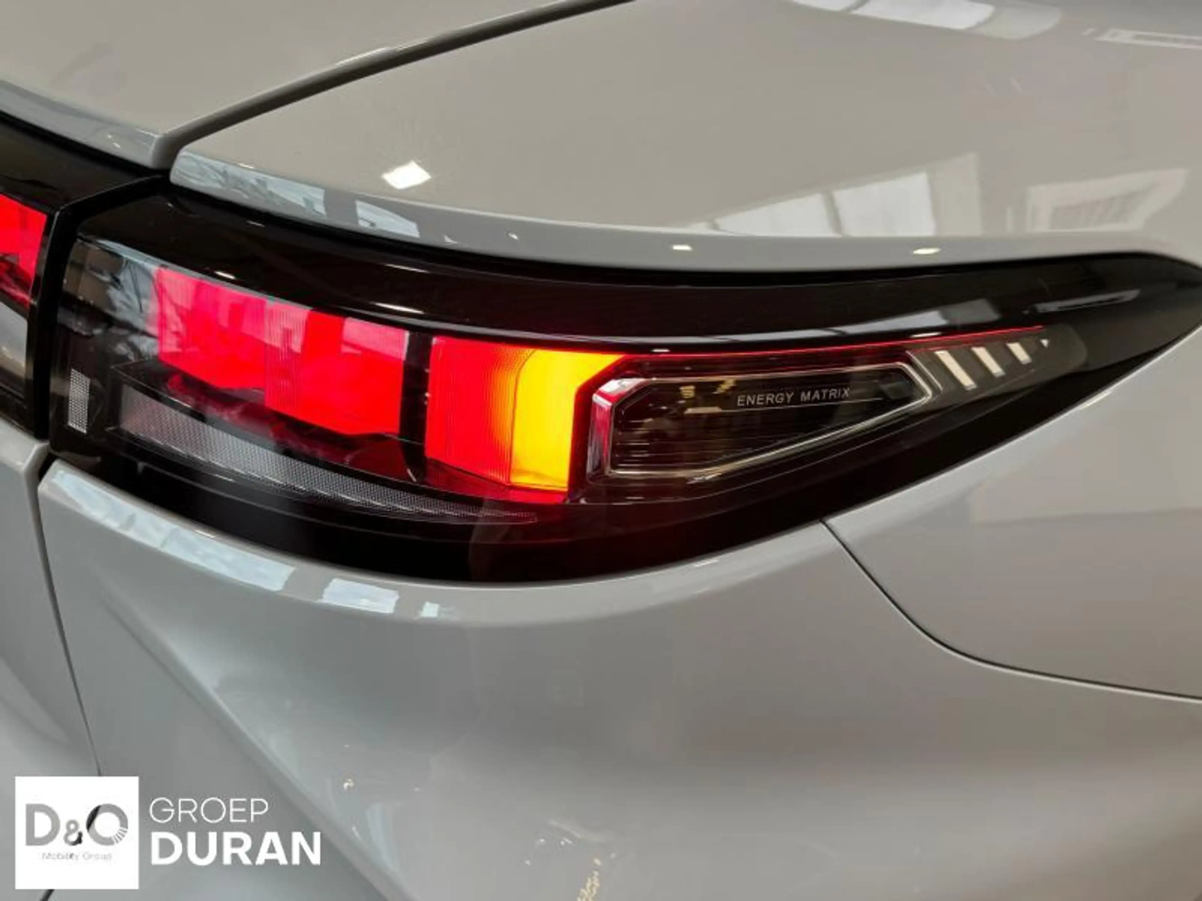 Omoda 9 premium plug in hybrid — photo 5