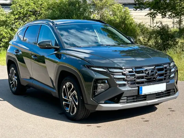 Hyundai Tucson view 3