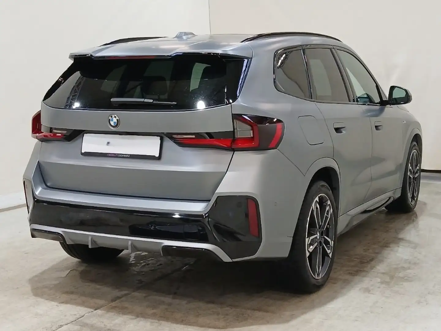 BMW X1 23d xDrive M Sport AHK/ADAPTLED/PANO/ACC/APPLE Grau - 2