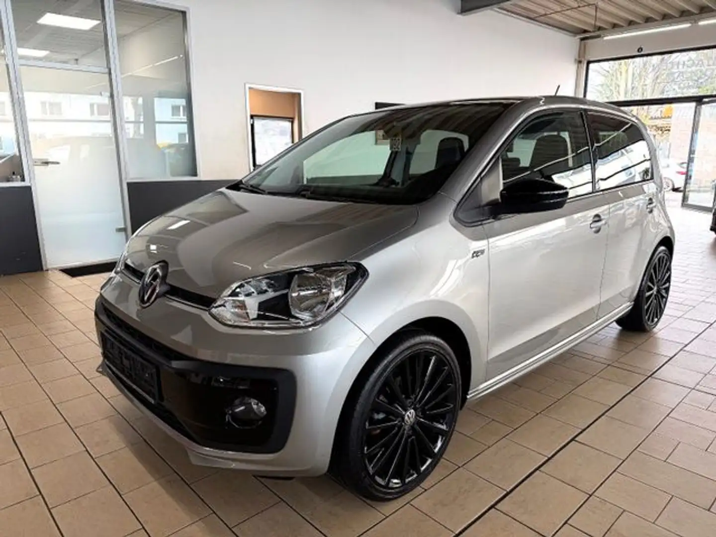 Volkswagen up! *R-LINE+KLIMAAUT+TEMPO+SITZH+KAM+MFL+17'ALU* Argent - 2