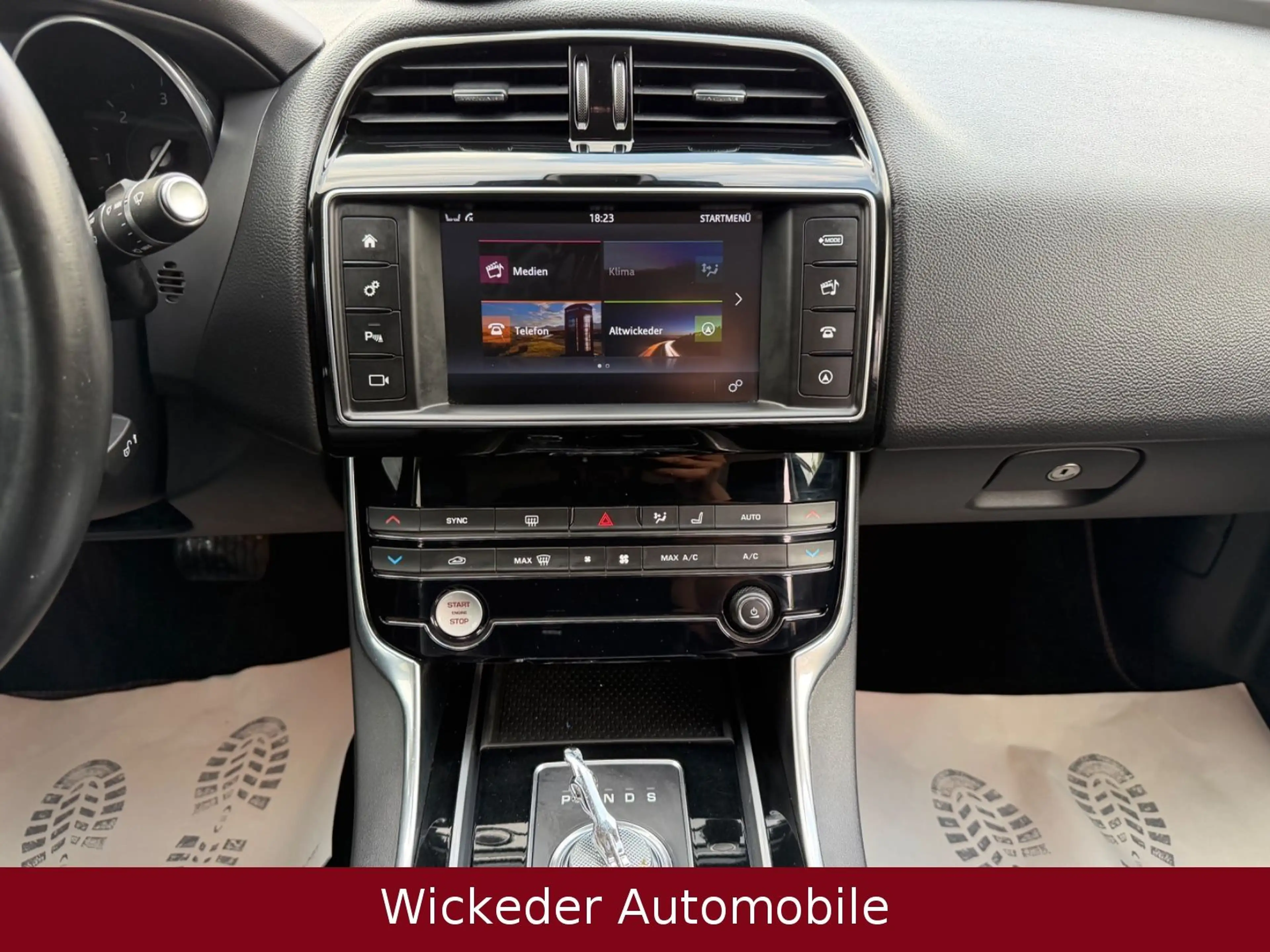 Jaguar XE Prestige AWD/Tüv Neu/Top Pflege — photo 13