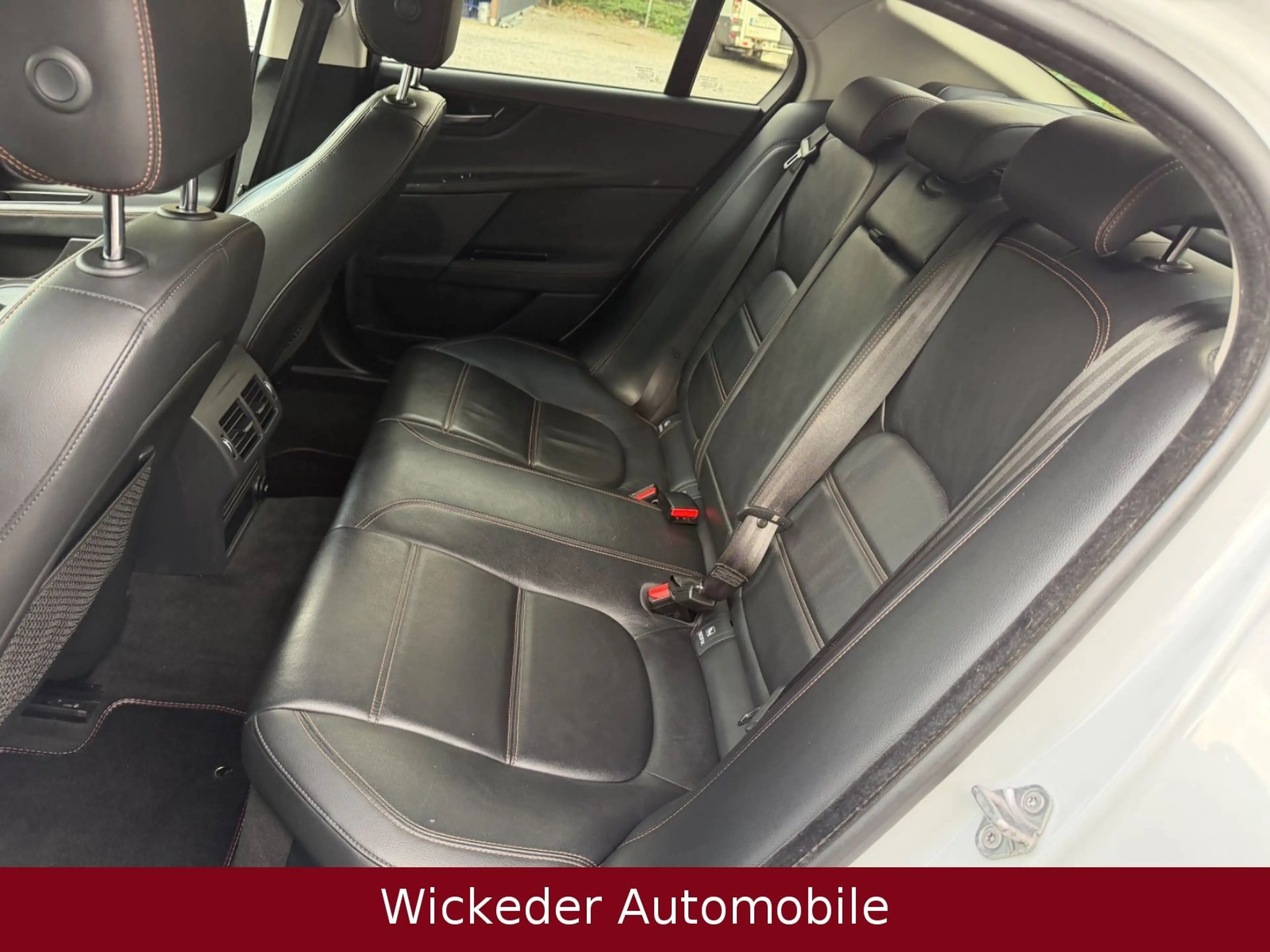 Jaguar XE Prestige AWD/Tüv Neu/Top Pflege — photo 8