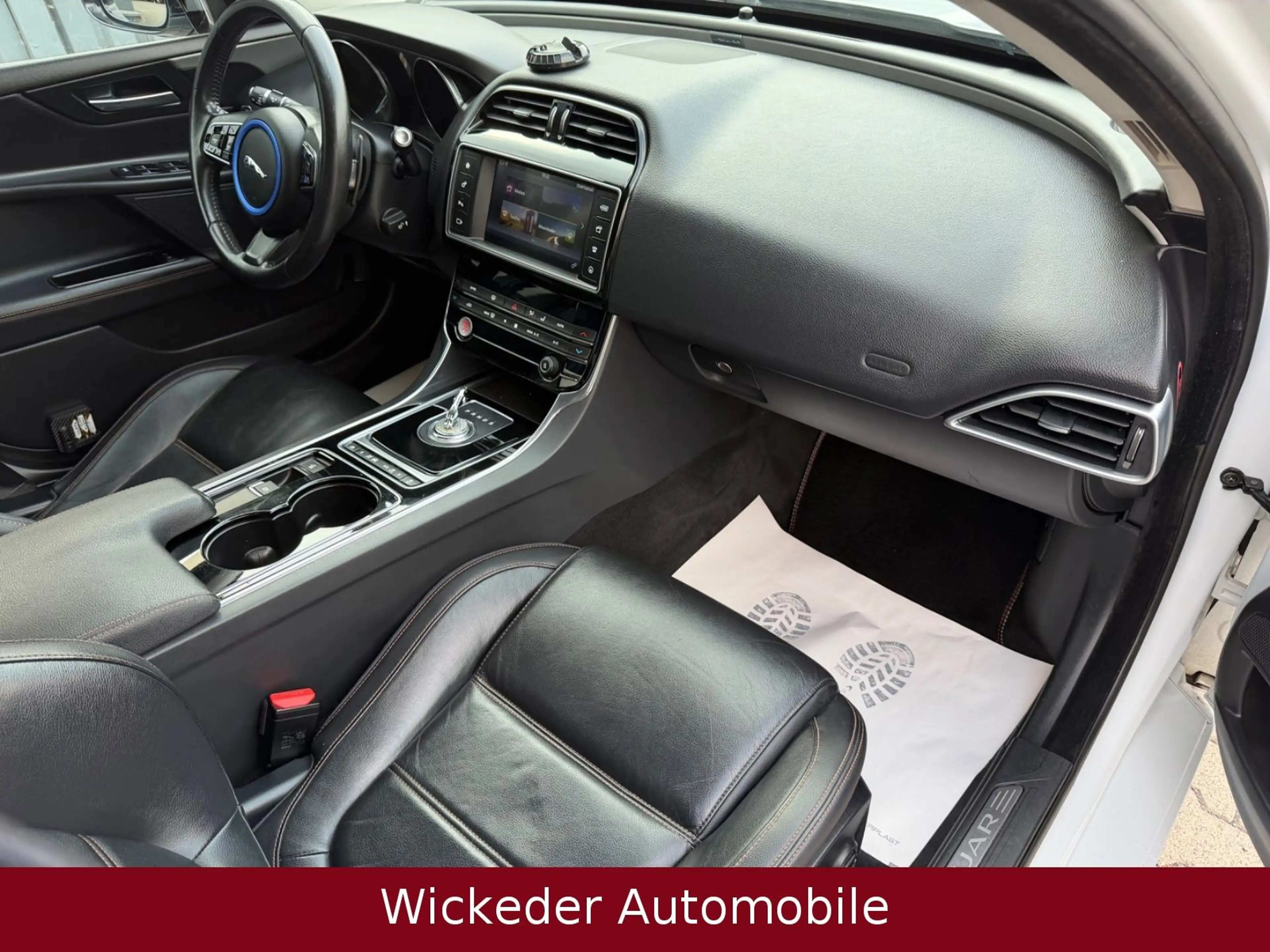 Jaguar XE Prestige AWD/Tüv Neu/Top Pflege — photo 9