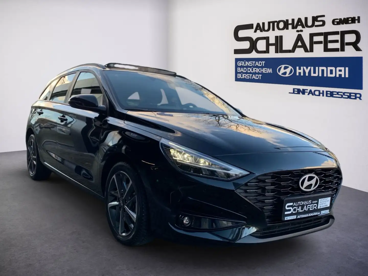 Hyundai i30 Kombi 1.5 T-GDI 7-DCT Advantage Mild-Hybrid Schwarz - 2