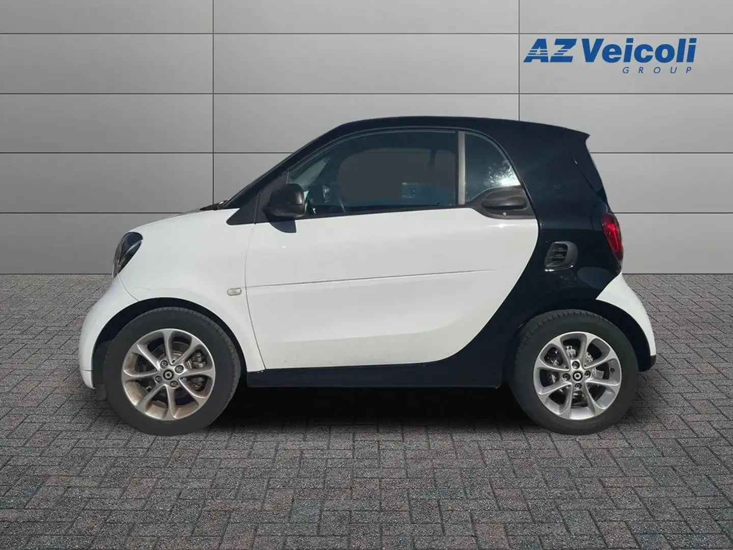 smart forTwo Fortwo III 2015 1.0 Youngster 71cv c/S.S. Blanc - 2