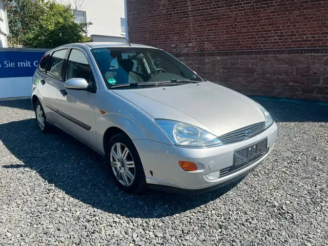 Ford Focus view 10