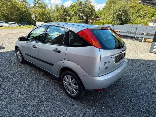 Ford Focus view 4
