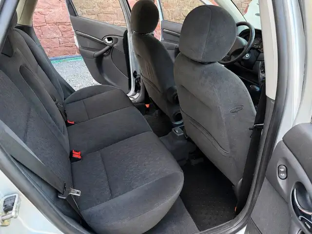 Ford Focus view 14