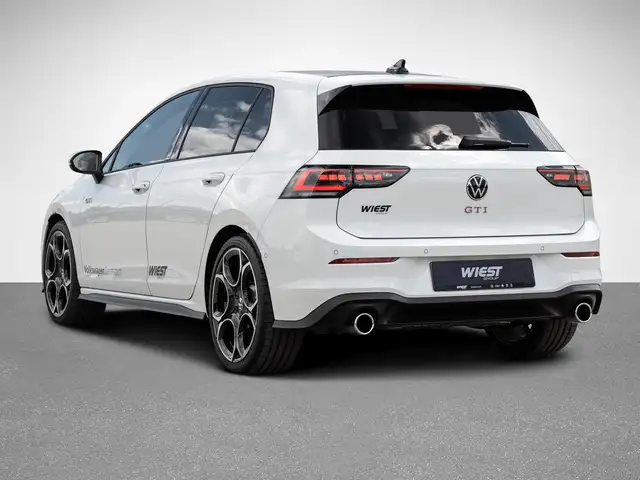 Volkswagen Golf view 4