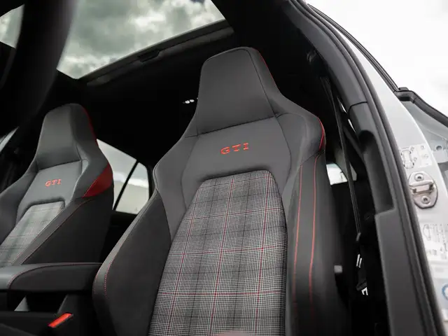 Volkswagen Golf view 12