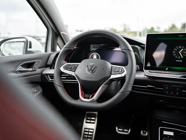 Volkswagen Golf view 13