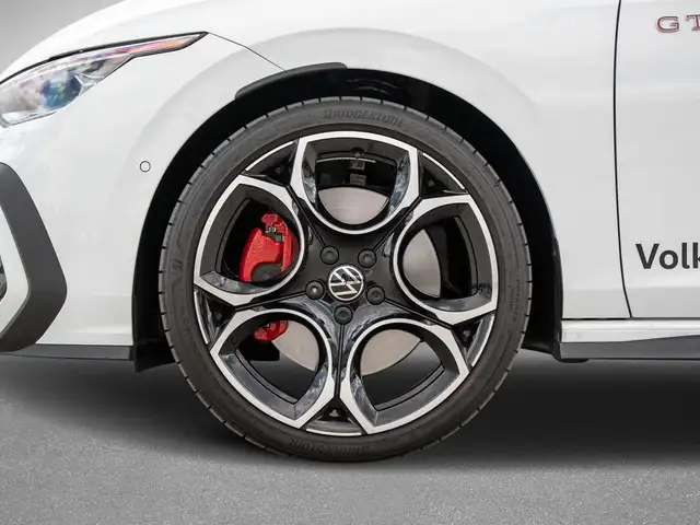 Volkswagen Golf view 8