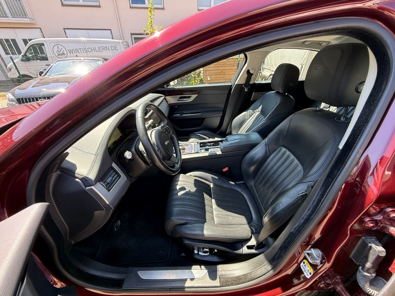 Jaguar XF Prestige + 1.Hand + — photo 13