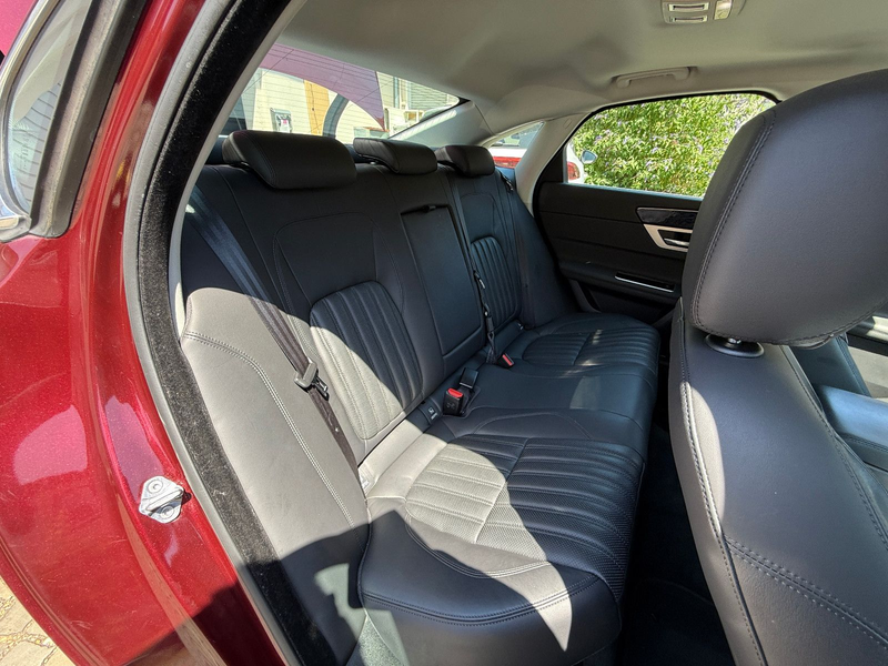 Jaguar XF Prestige + 1.Hand + — photo 15