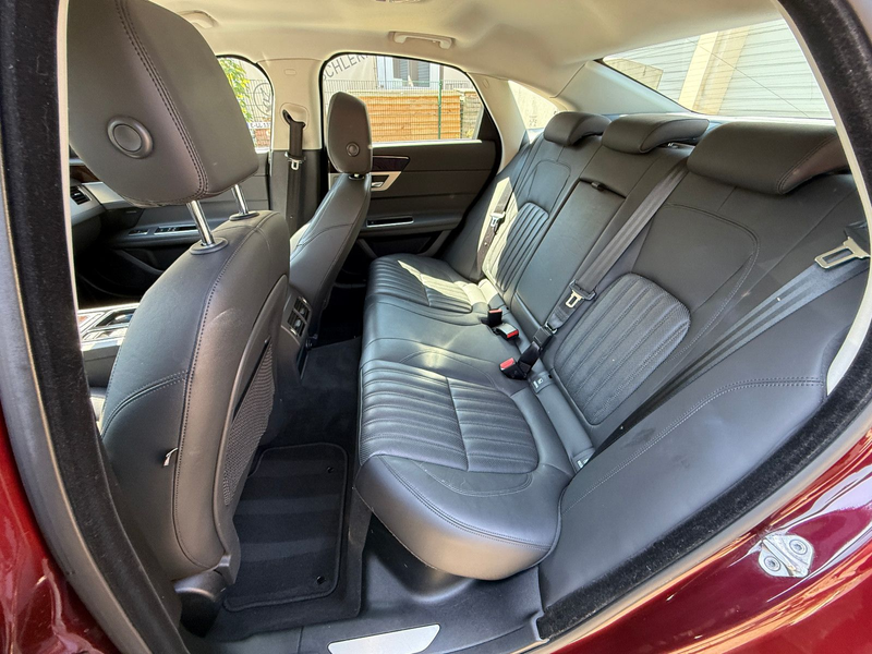 Jaguar XF Prestige + 1.Hand + — photo 14