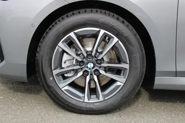 BMW 2 Series view 7