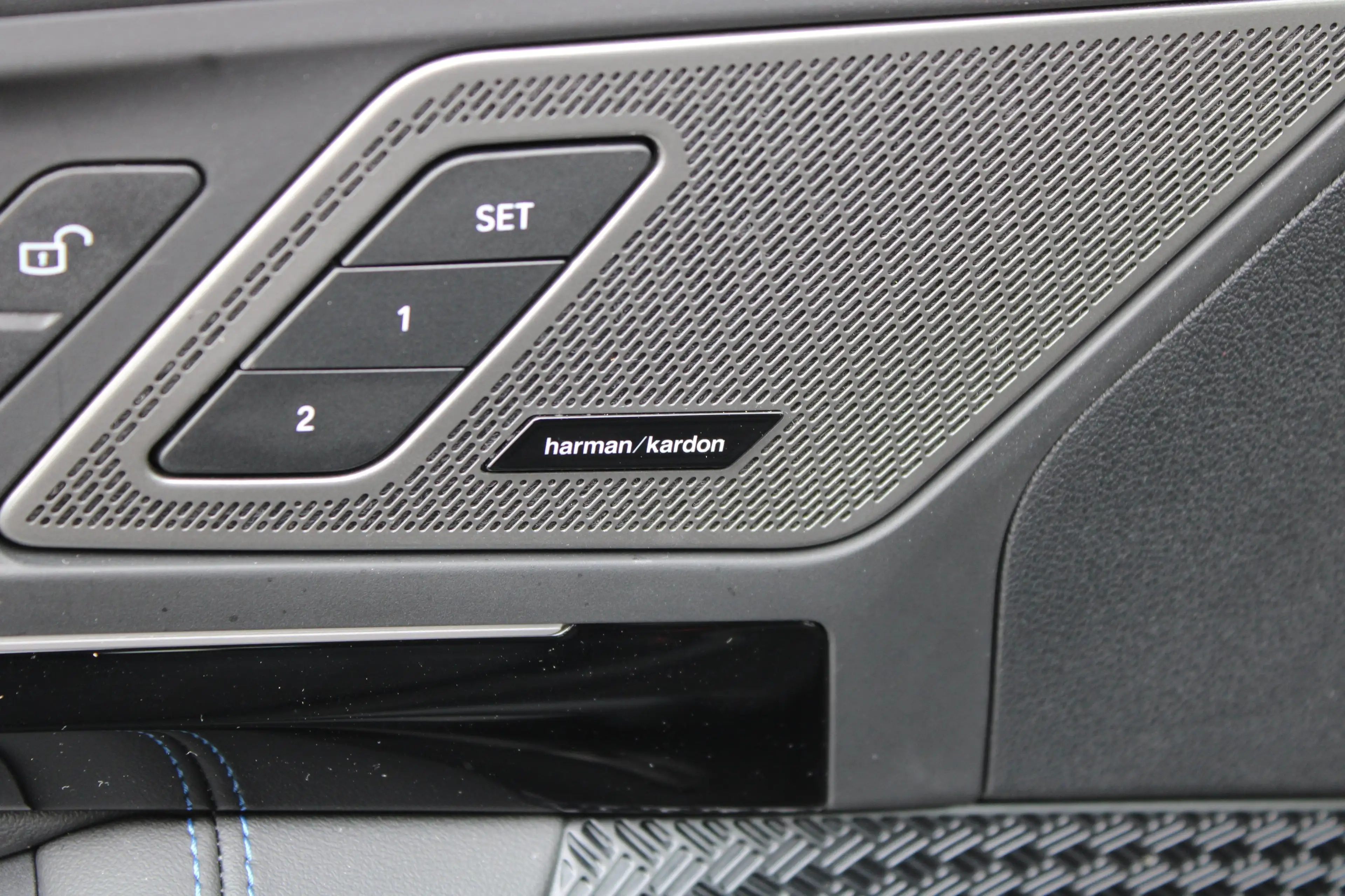 BMW 223 i xDrive Active Tourer M Sportpaket Head-Up — photo 12