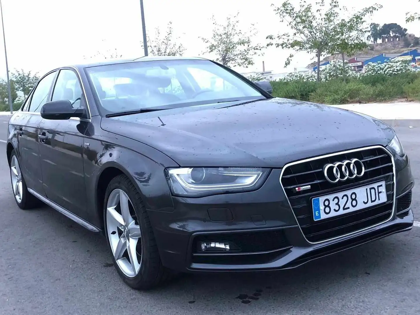 Audi A4 2.0TDI DPF S line edition 150 Gris - 1