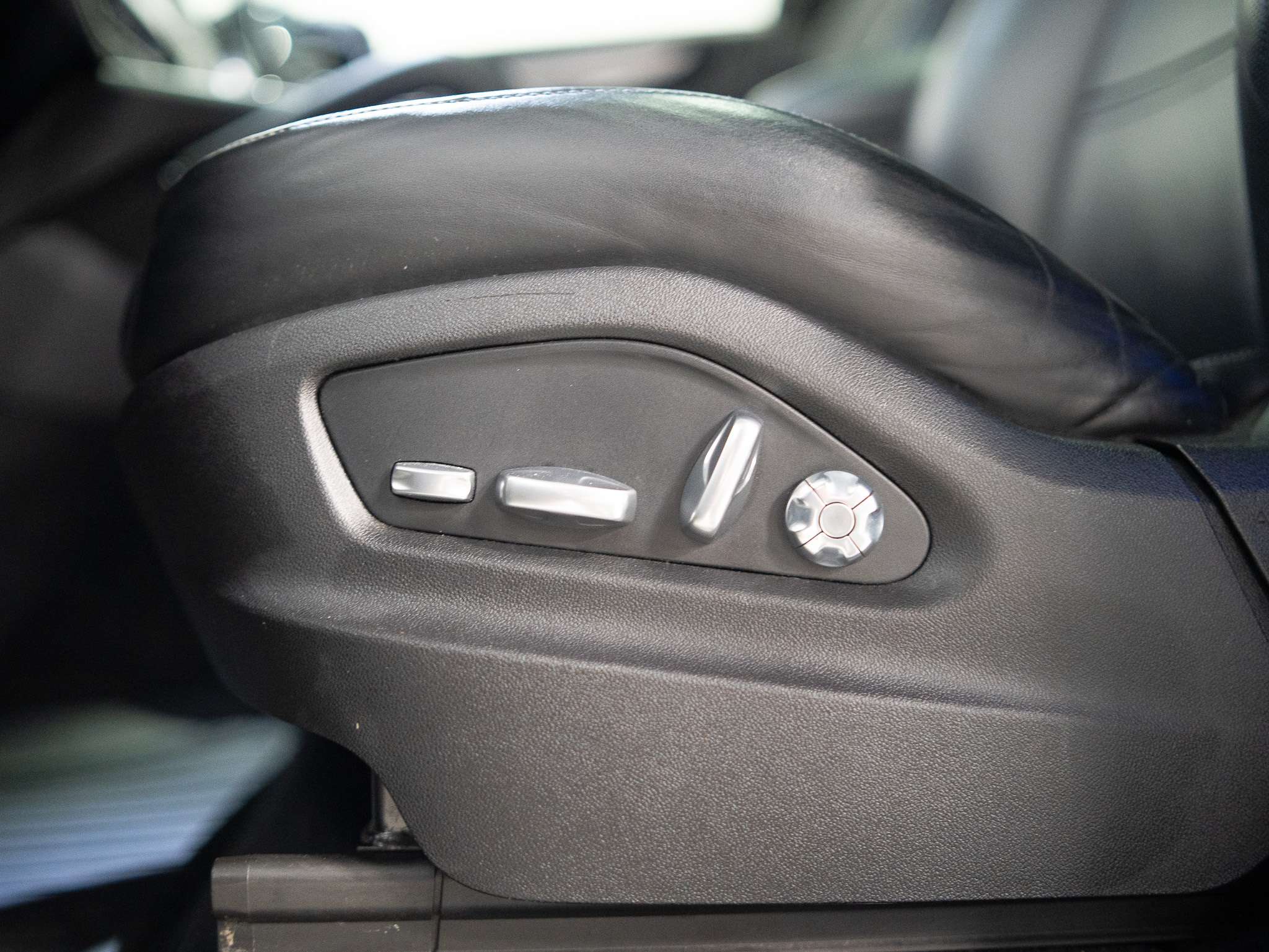 used 2021 Porsche Cayenne car, priced at $49,900