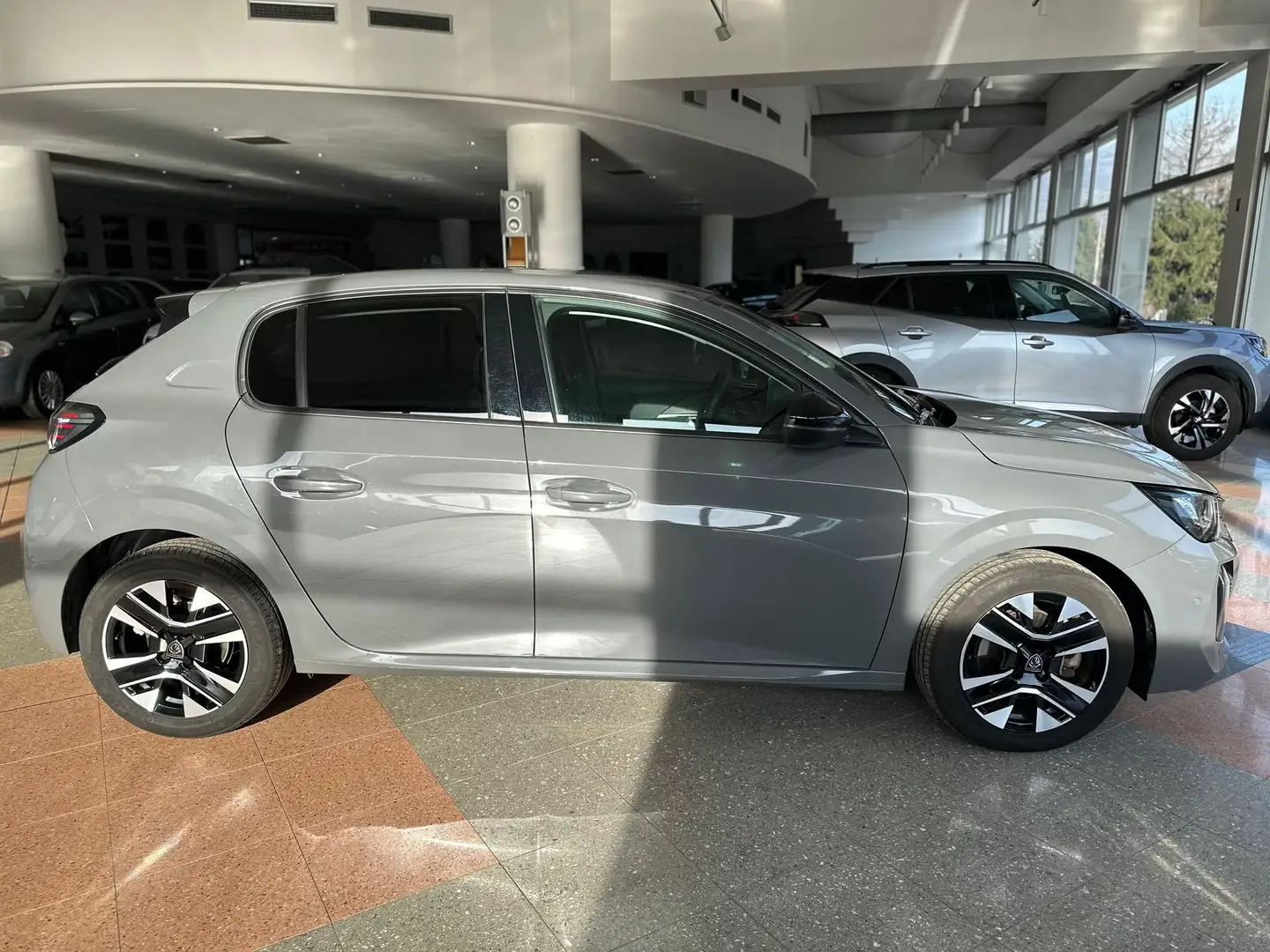 Peugeot 208 PureTech 100 Stop&Start 5 porte Allu Grau - 2
