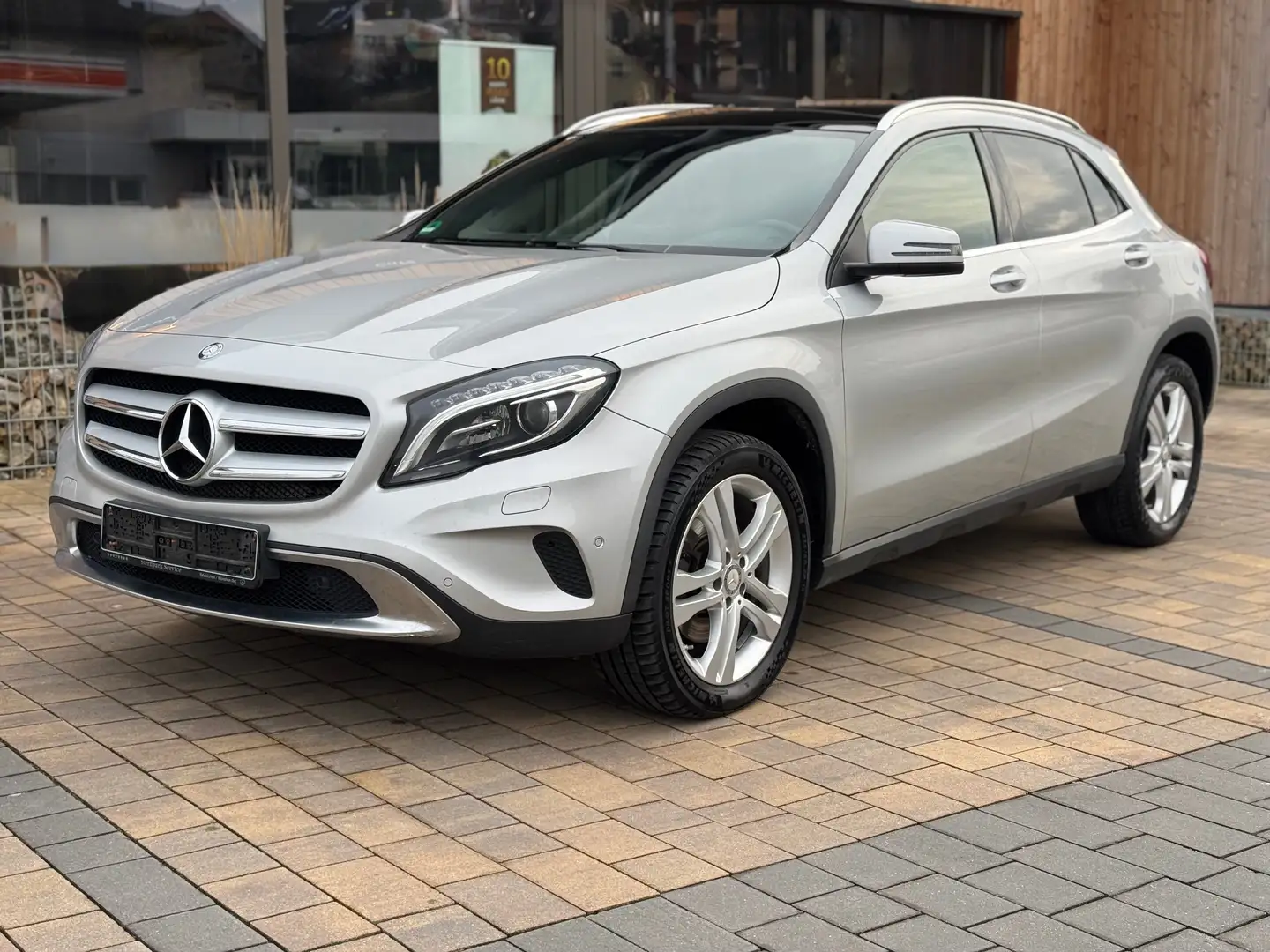 Mercedes-Benz GLA 250 GLA 250 4Matic Score (156.946) Argintiu - 1