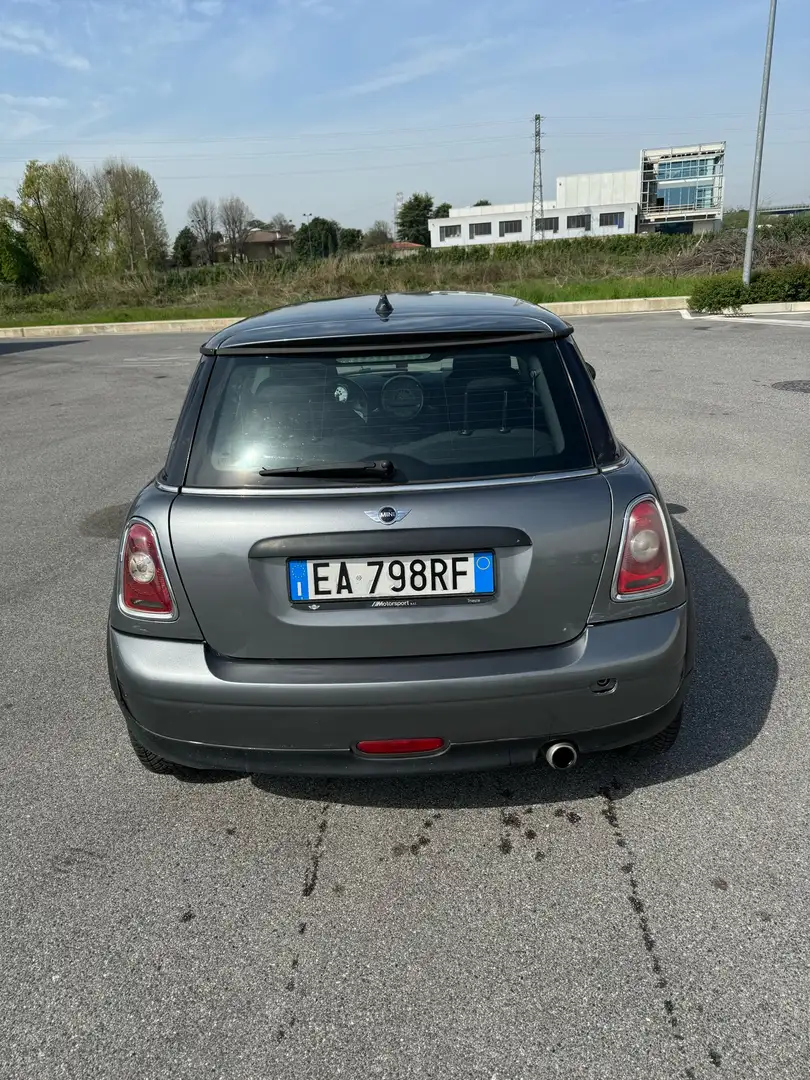 MINI One D 1.6 90cv Gris - 2