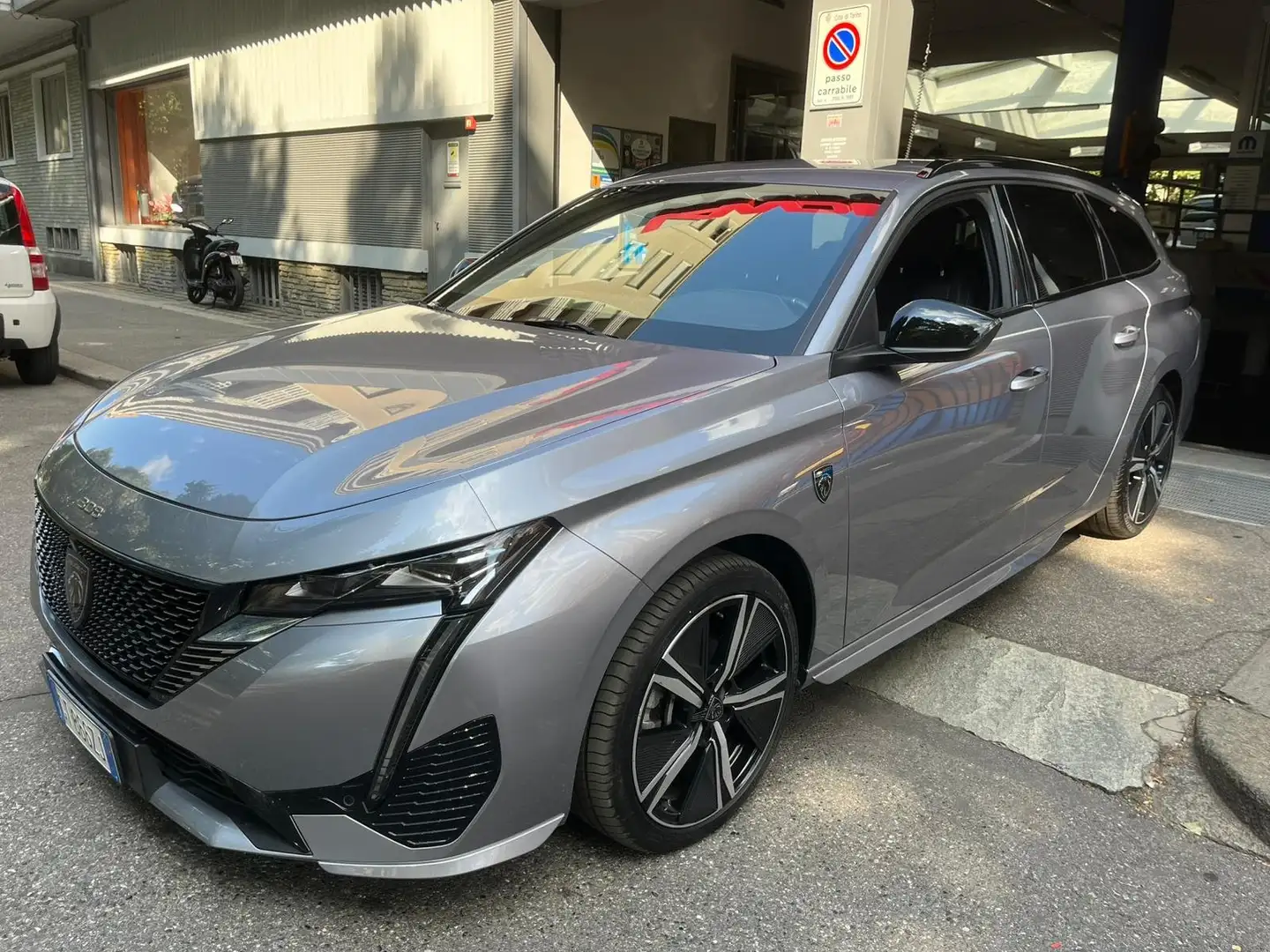 Peugeot 308 308 SW 1.2 Puretech 130 cv EAT8 GT *PARI AL NUOVO* Fekete - 1